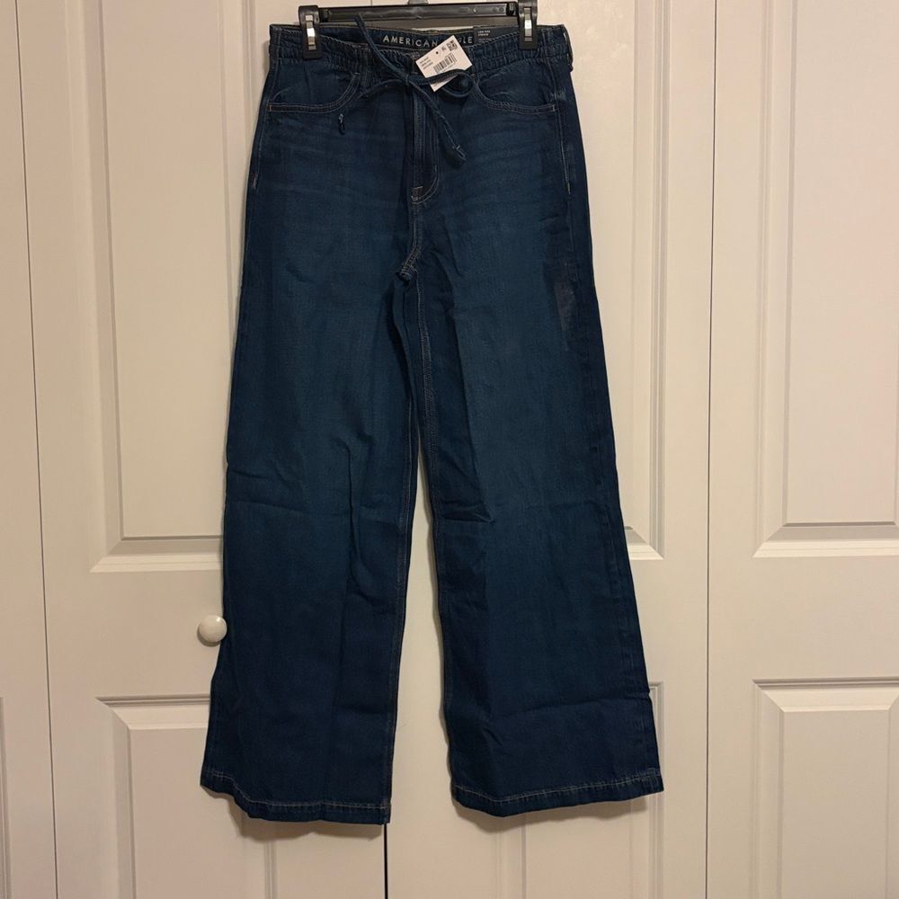 American Eagle Dreamy Drape Ultra Wide Leg Low Rise Jeans Size 2 NWT - Picture 2 of 5